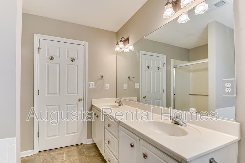 Grovetown House: 223 Taylor Circle