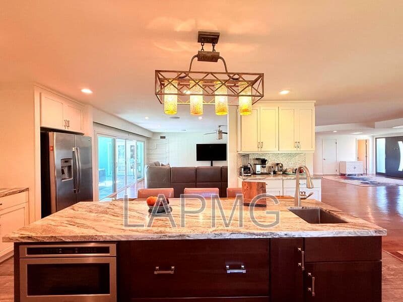 Los Angeles House: 5500 Shenandoah Avenue