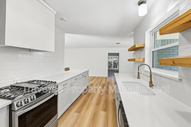 Fort Worth House: 5605 Wimbleton Way