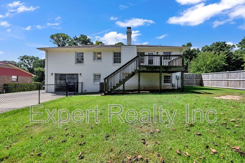 Alabaster House: 1064 Caribbean Circle