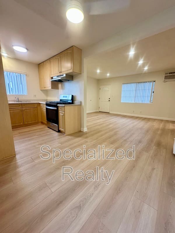 Glendale Condo: 504 Hill Drive
