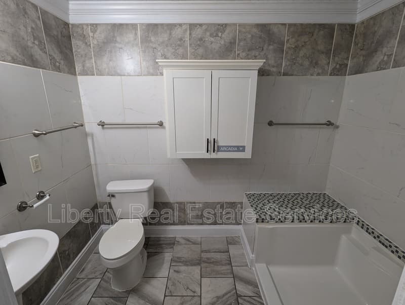 Hinesville House: 599 Olive St