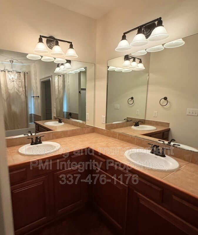 Baton Rouge House: 10931 Grace Lane