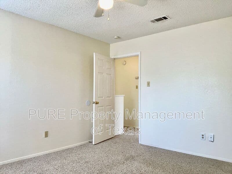 Austin Condo: 12120 Thompkins Dr.