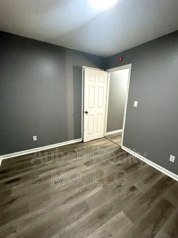 Kansas City Condo: 3143 Puckett Rd