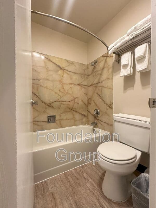 Seattle House: 400 10th Ave