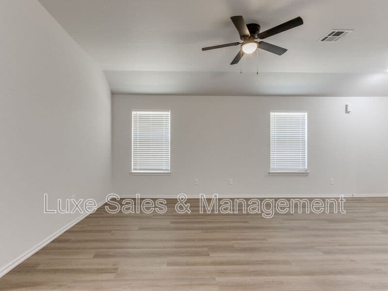 El Reno House: 1515 Pavy Parkway