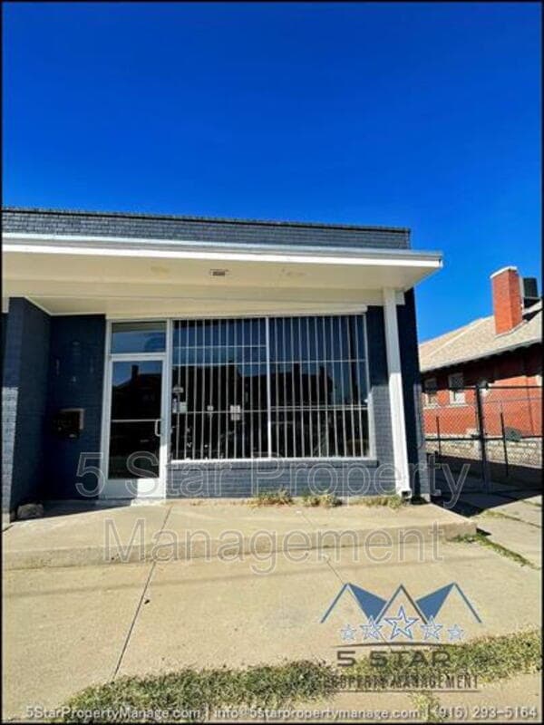 El Paso Condo: 1909 Yandell Drive