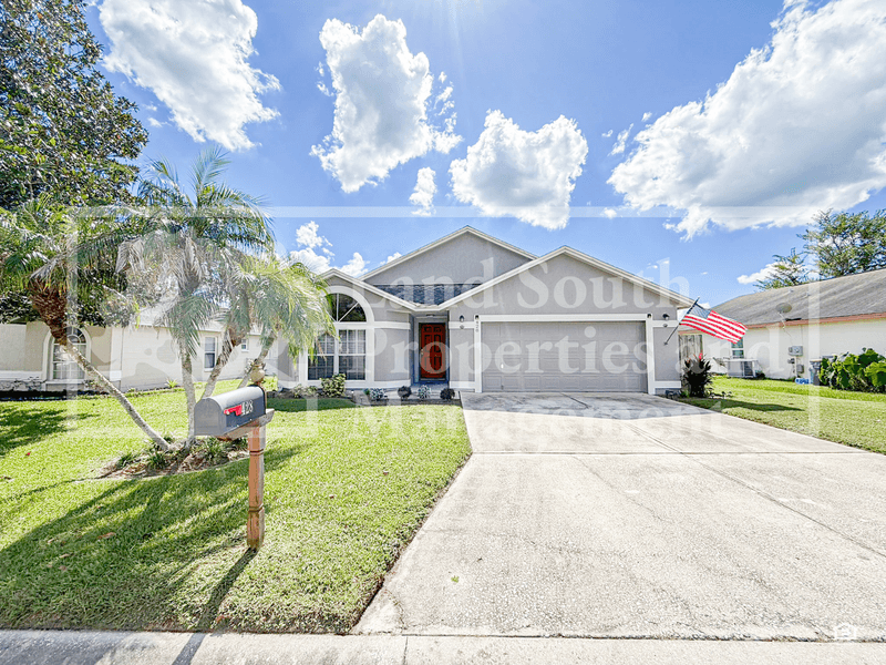 Lakeland House: 428 Emerald Cove Loop