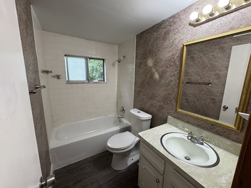 Cleveland House: 18801 Invermere Avenue