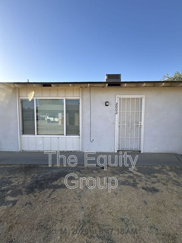 Hanford Condo: 2002 Parker Place
