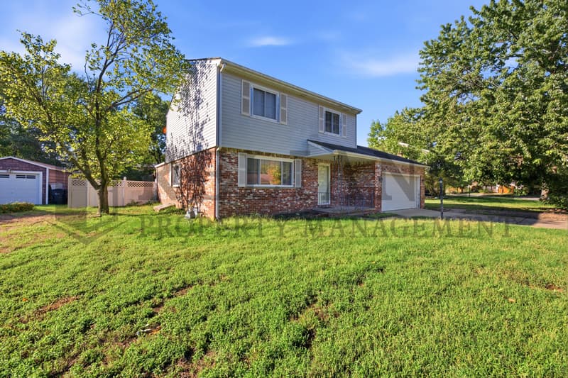 Newton House: 1915 Cypress Lane