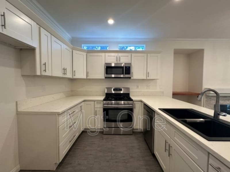 Corona House: 3491 Redport Drive