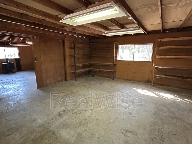 Rogue River House: 2978 E Evans Creek Rd