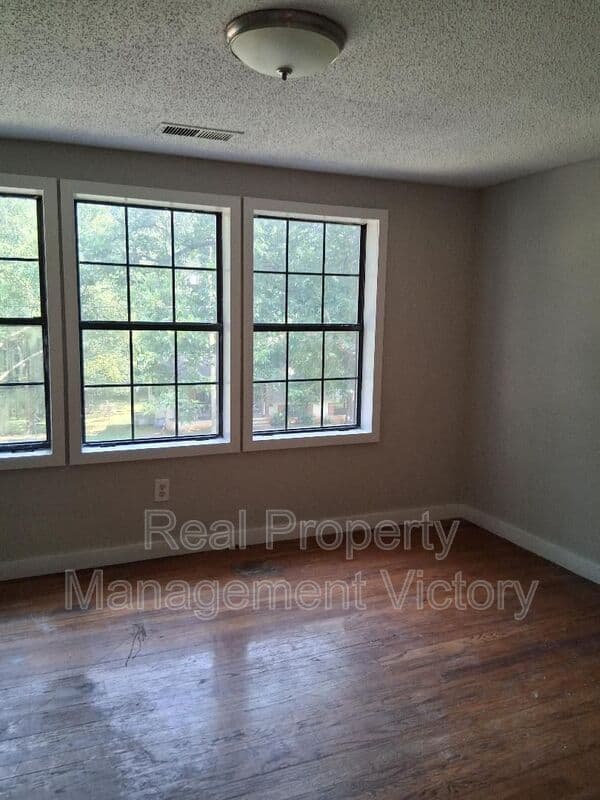 Bessemer House: 1116 potter Avenue