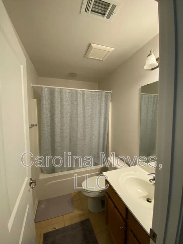 Greenville House: 204 Barbours Lane