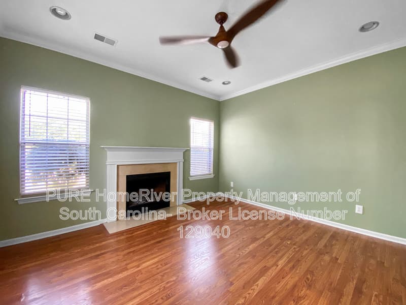 Goose Creek House: 109 Rockdale Ln