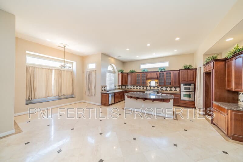 Riverside House: 17425 Cyrus Lane