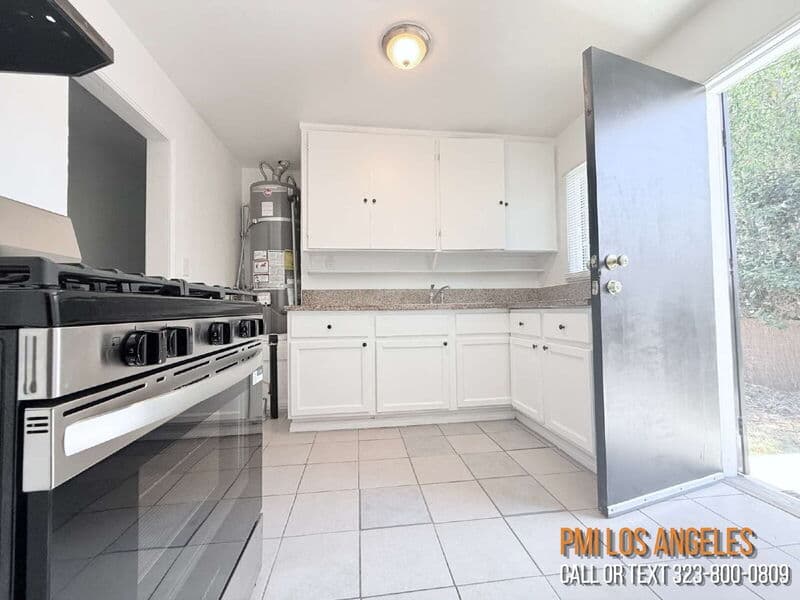 Los Angeles House: 928 East 102nd Street