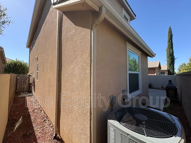 Clovis House: 3461 Alcove Way