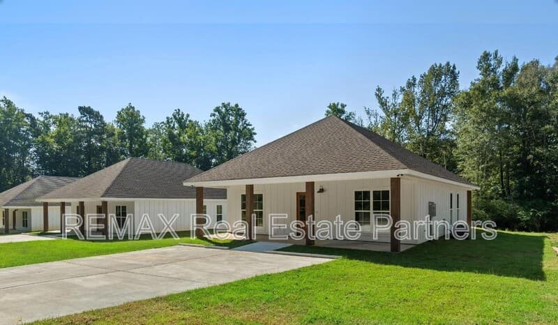 Sumrall House: 43 Dearman Rd