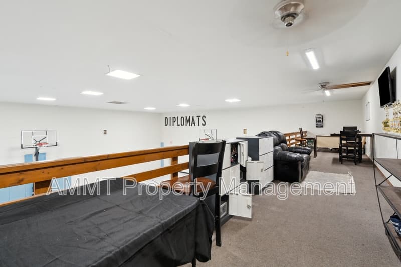Marion Condo: 1080 Lyons Lane - 1