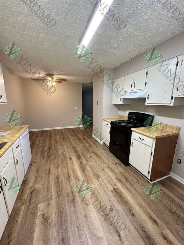 Marietta Condo: 166 Kimberly Way SW