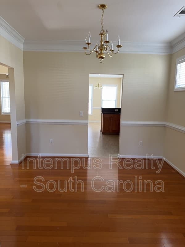 Bluffton House: 42 Woods Bay Rd