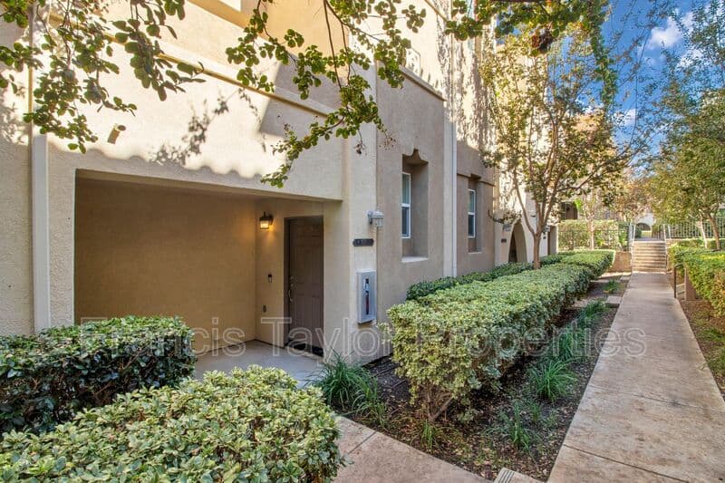 San Marcos House: 633 Kellogg Street