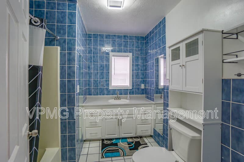 Vancouver House: 2901 Fruit Valley Rd