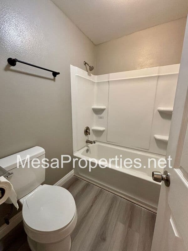 Ontario Condo: 1749 E Fairfield Ct