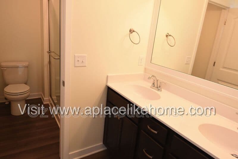 Kansas City House: 4008 NW 95th Ter
