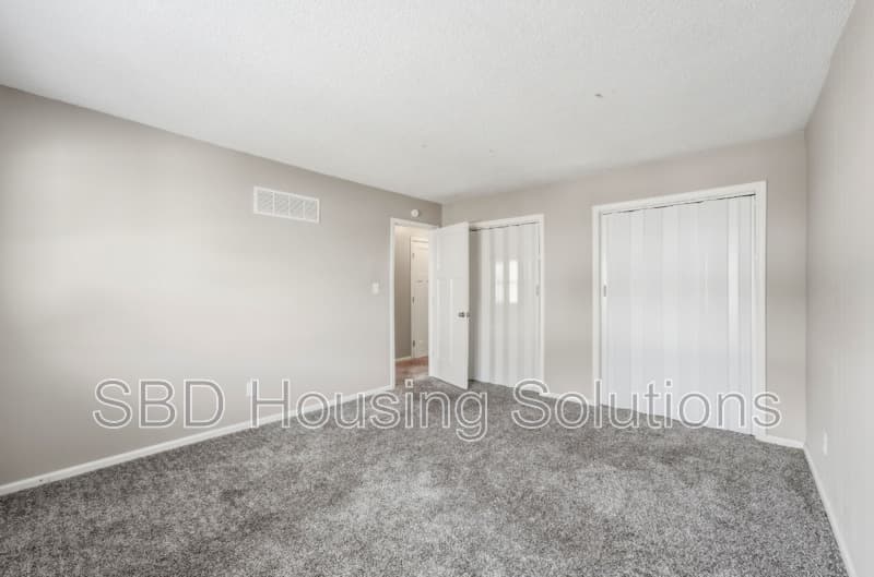 Grandview Townhome: 6601 E 128th St