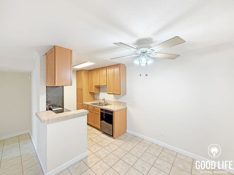 La Mesa Condo: 5425 Lake Murray Blvd