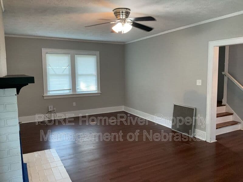 Omaha House: 1424 S 46th Street