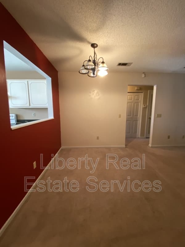 Hinesville House: 103 Magnolia Plantation Ct