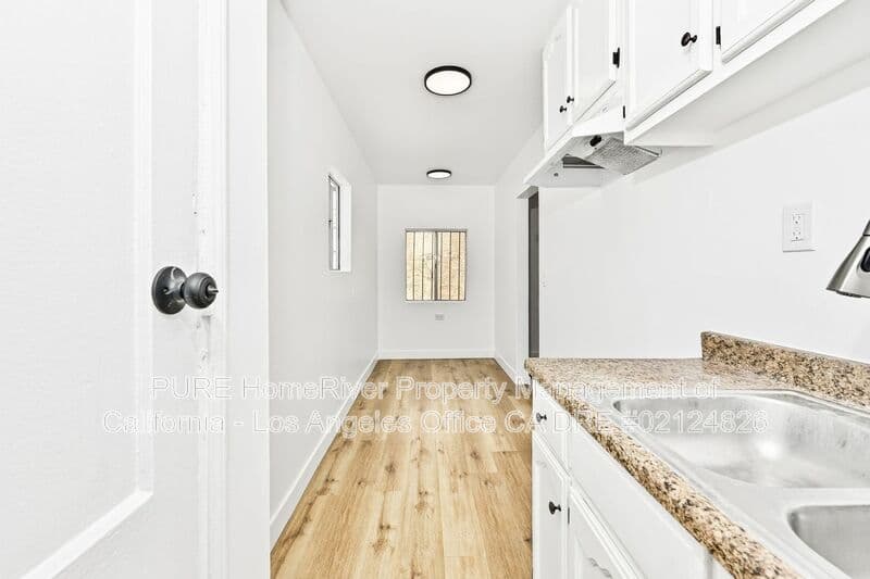 Los Angeles House: 1135 E 67Th St.