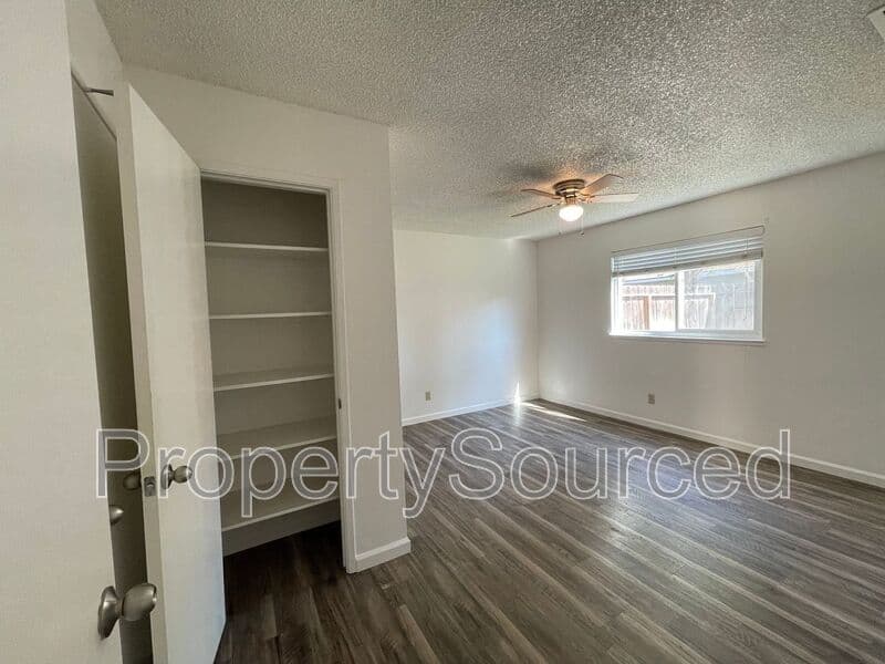 Manteca Condo: 1296 Spruce Lane