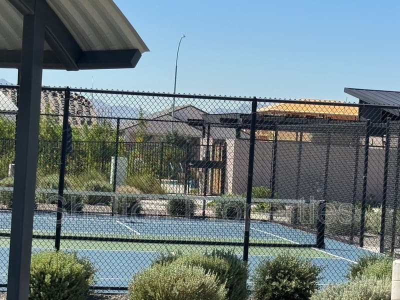 Avondale House: 10213 W Fairmount Ave