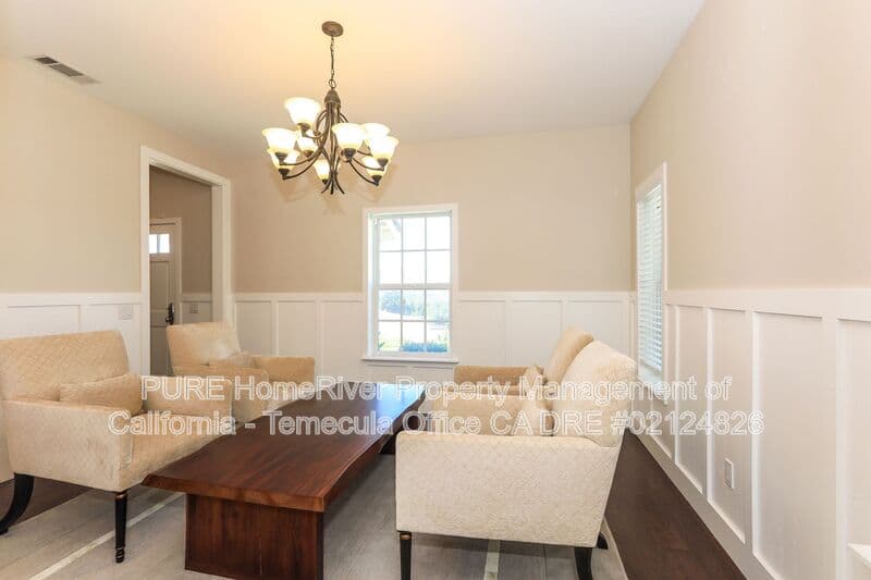 Murrieta House: 36475 Avenida La Cresta