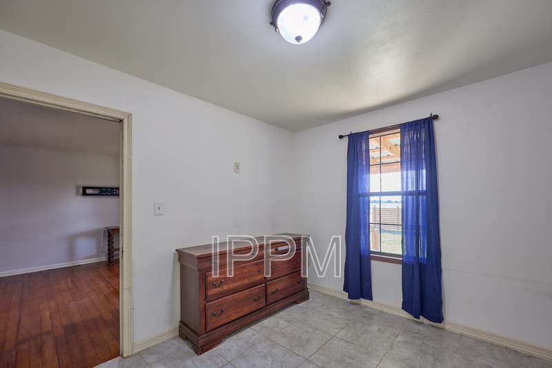 LYFORD House: 5672 IH 69E