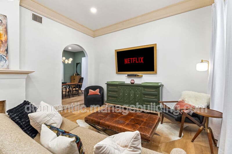 San Antonio Condo: 110 East Craig Place