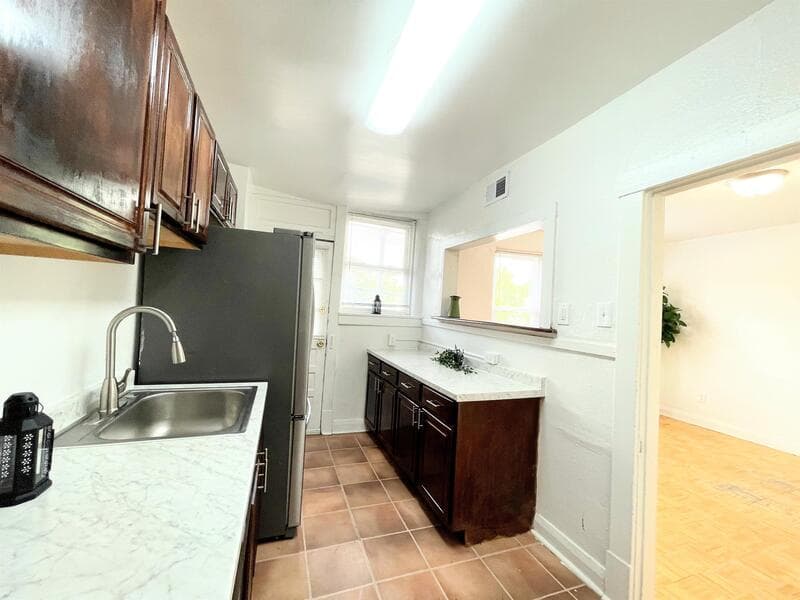 St Louis Condo: 7202 Lyndover Pl