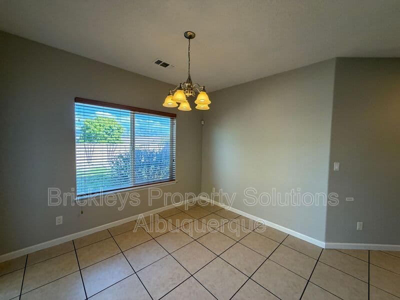 Rio Rancho House: 418 Paseo Roja Pl NE