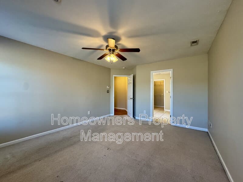 Raeford House: 114 Edisto Ct