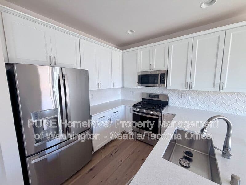 Lacey House: 5445 50th Loop SE
