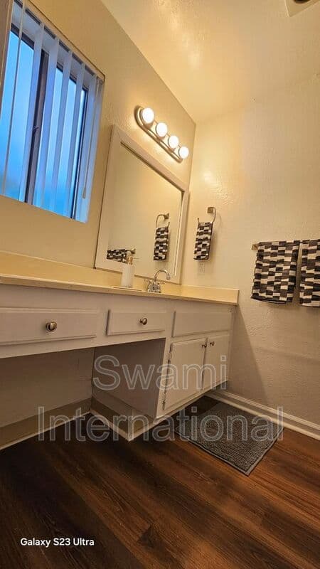 Bellflower Condo: 10030 Rosecrans Ave.