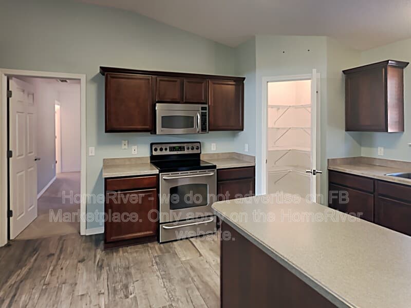 Navarre House: 7036 Sawfish St
