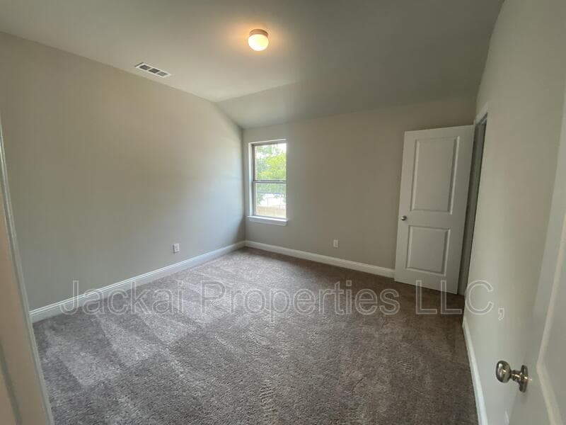 Euless Townhome: 801 Ponds Edge Lane