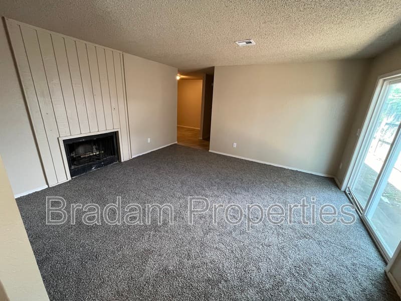 Tulsa Condo: 5981 East 25th Pl